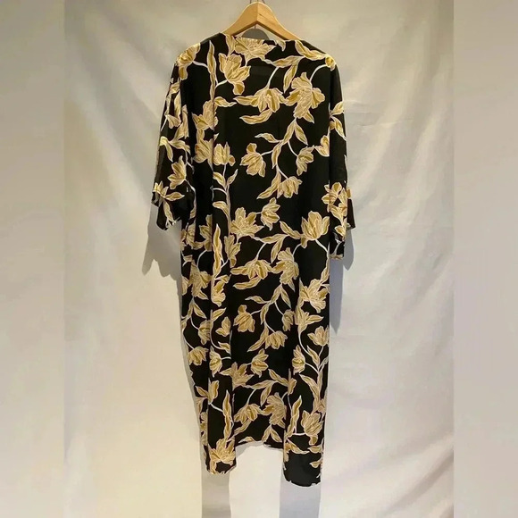 Maison du Soir black floral robe - Picture 7 of 7